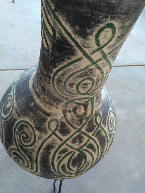 Extra-Large Derwyn clay chimenea - Image 2